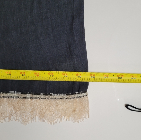 Elegant Black and Cream Lace Slip Dress - Picture 15 of 16